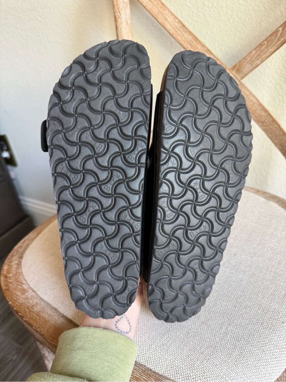 Birkenstock Arizona Big Buckle High Shine Sandals - Picture 7 of 7